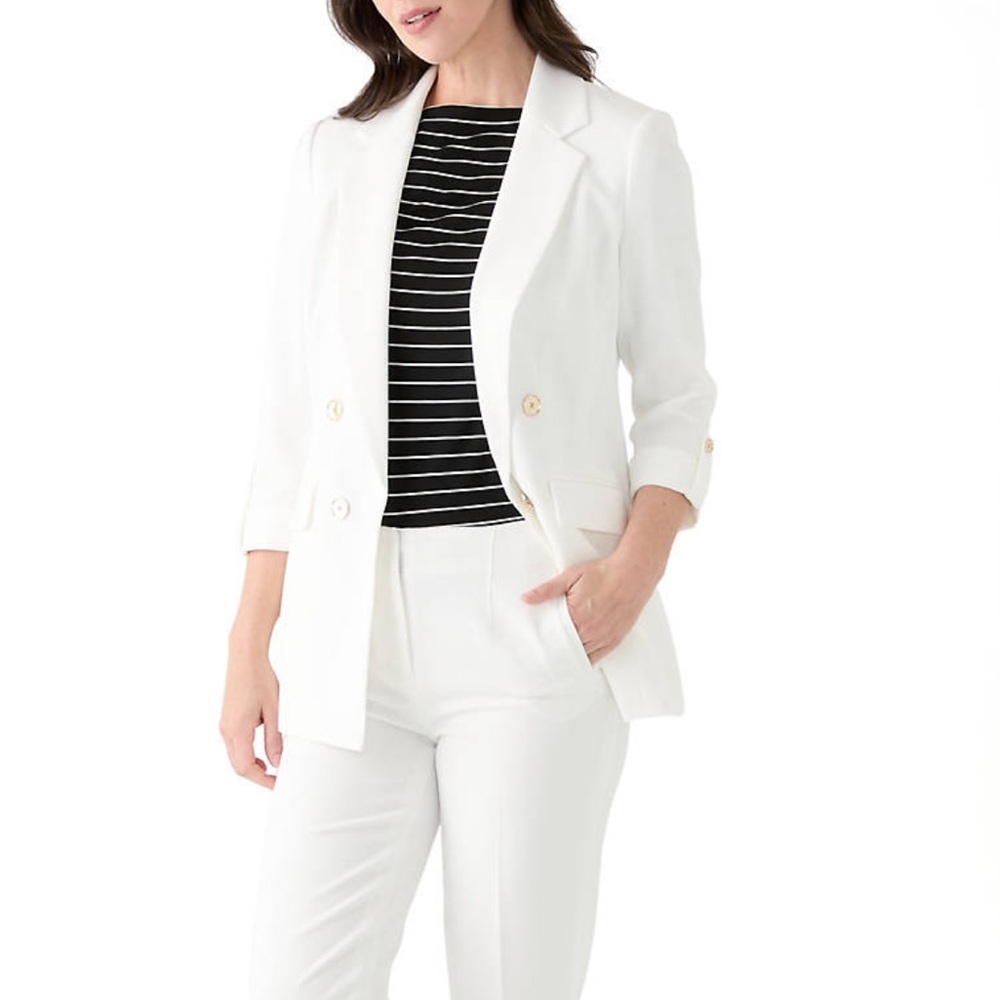 the limited 𖤓 new white double breasted blazer.